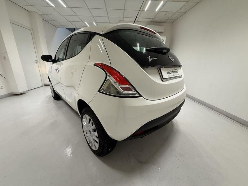 Lancia Ypsilon Ypsilon 0.9 TwinAir 85 CV 5 porte Metano Ecochic Gold