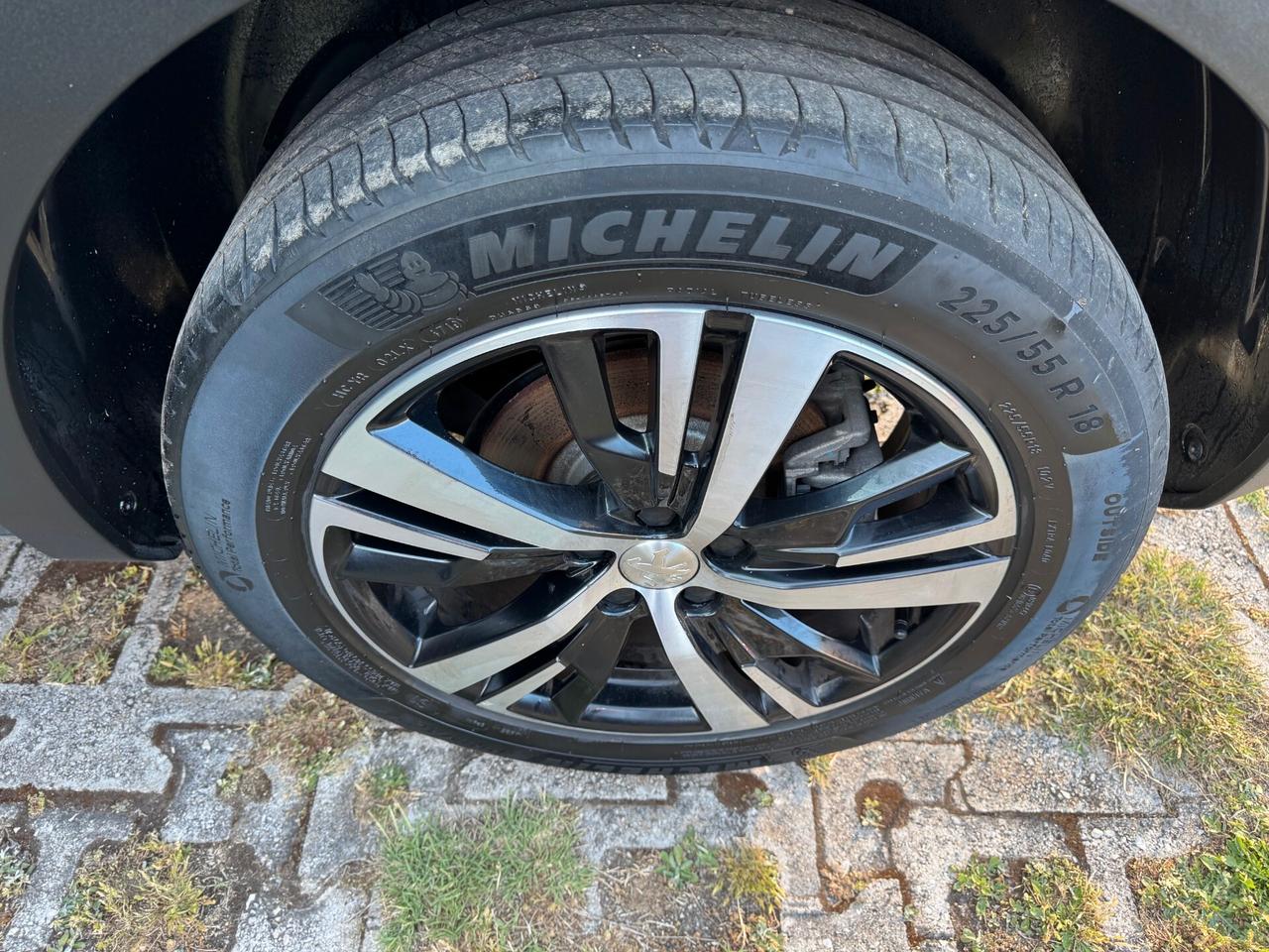 Peugeot 3008 1.5cc BlueHDi 130cv EAT8 Business
