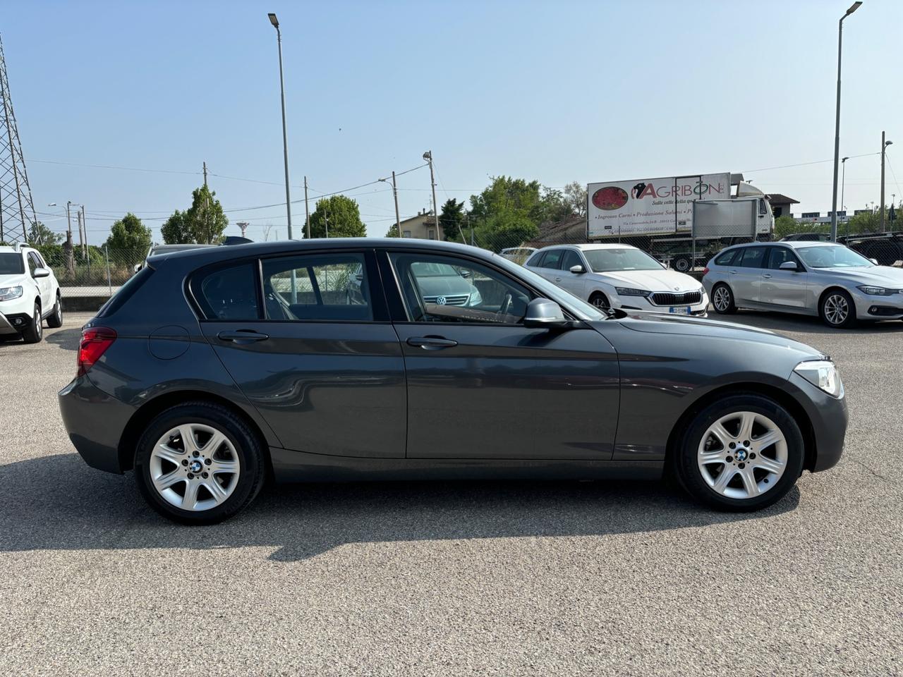 Bmw 114 114d 5p. Unique - 2013