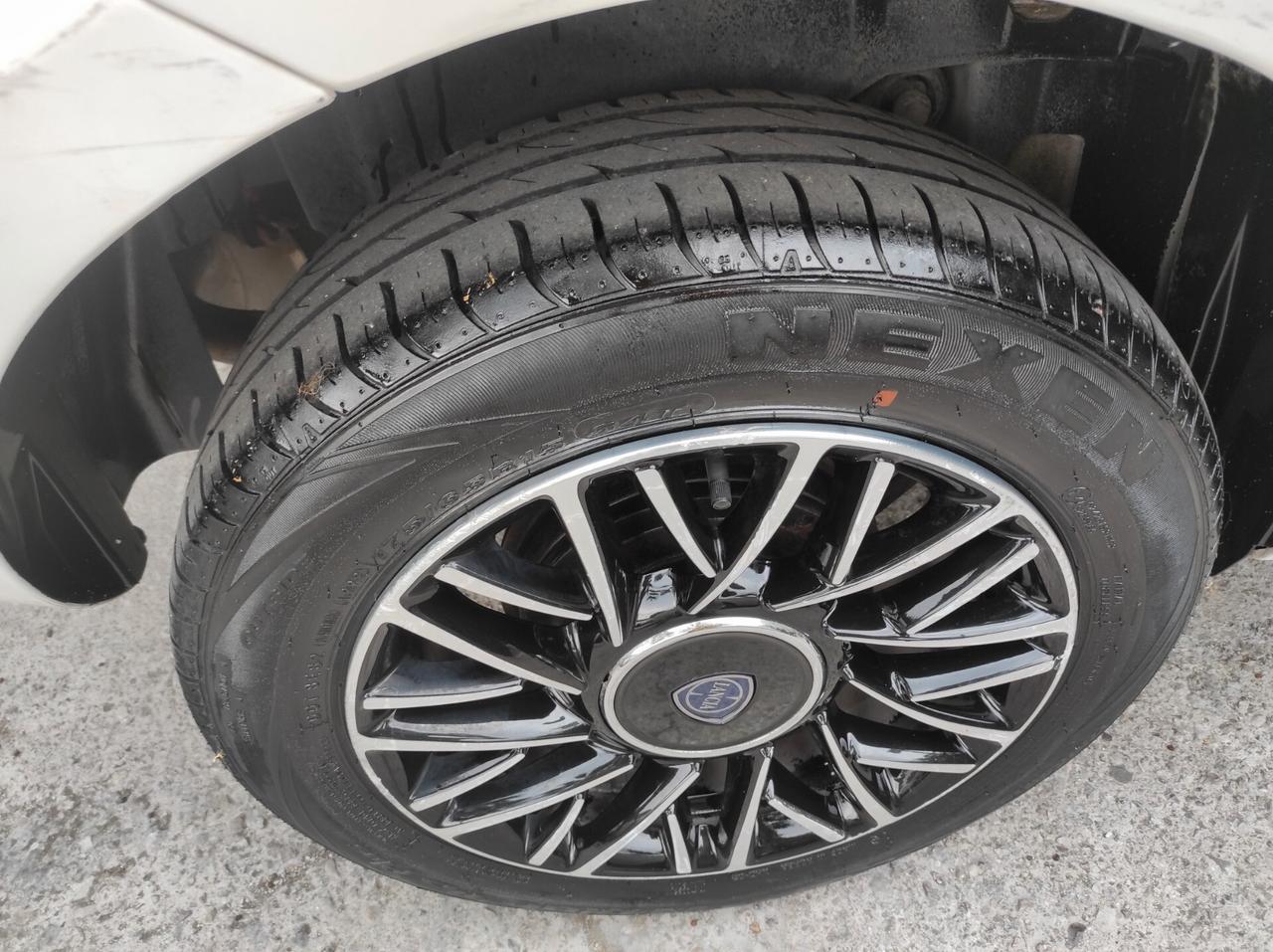 Lancia Ypsilon 2016 0.9 TwinAir Benzina metano LEGA SENSORI BLUETOOTH
