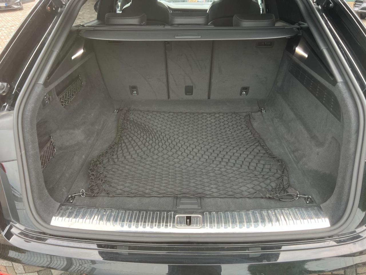 Audi Q8 55 TFSI e quattro tiptronic Sport