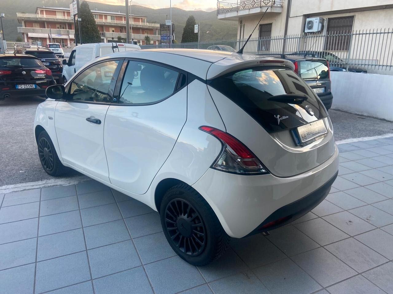 Lancia Ypsilon 1.2 69 CV Elefantino Blu KM 33.000