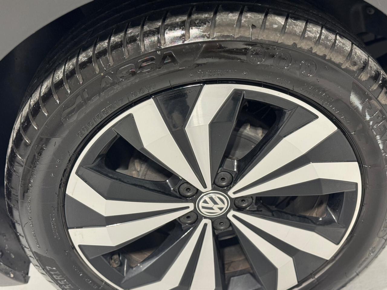 Volkswagen T-Cross 1.6 TDI Style Neopatentati !