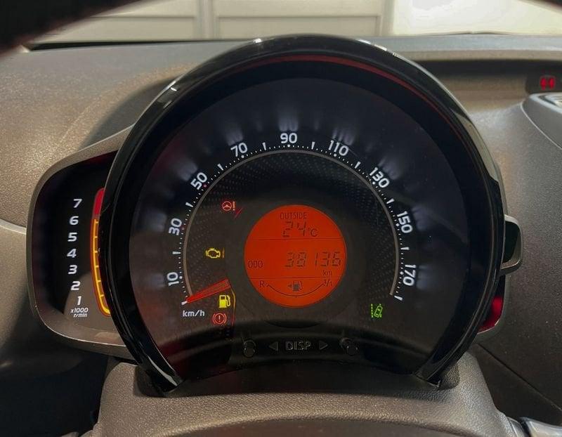 Toyota Aygo Connect 1.0 VVT-i 72 CV 5 porte x-play