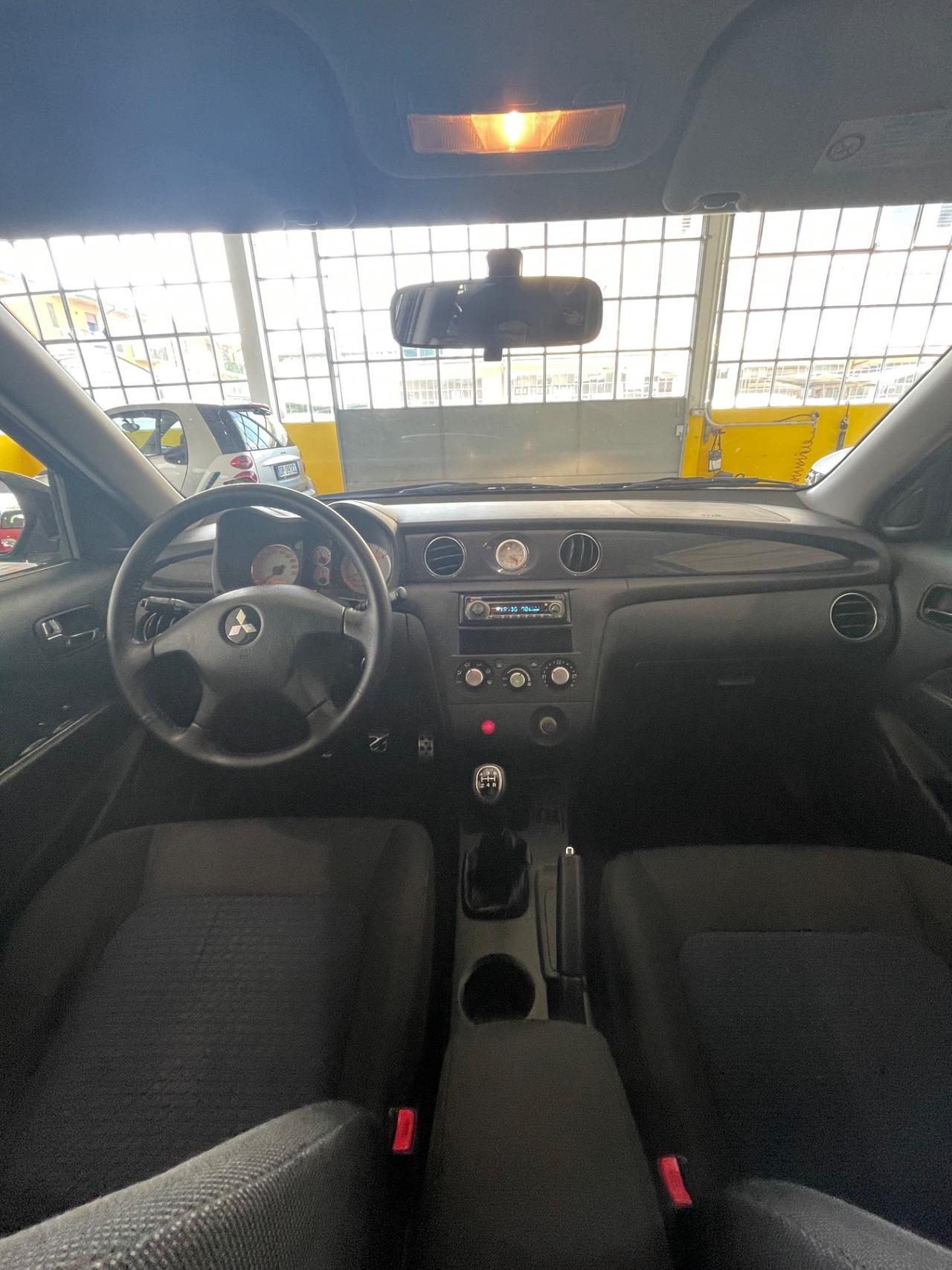 Mitsubishi Outlander 2.0i 16V 4WD