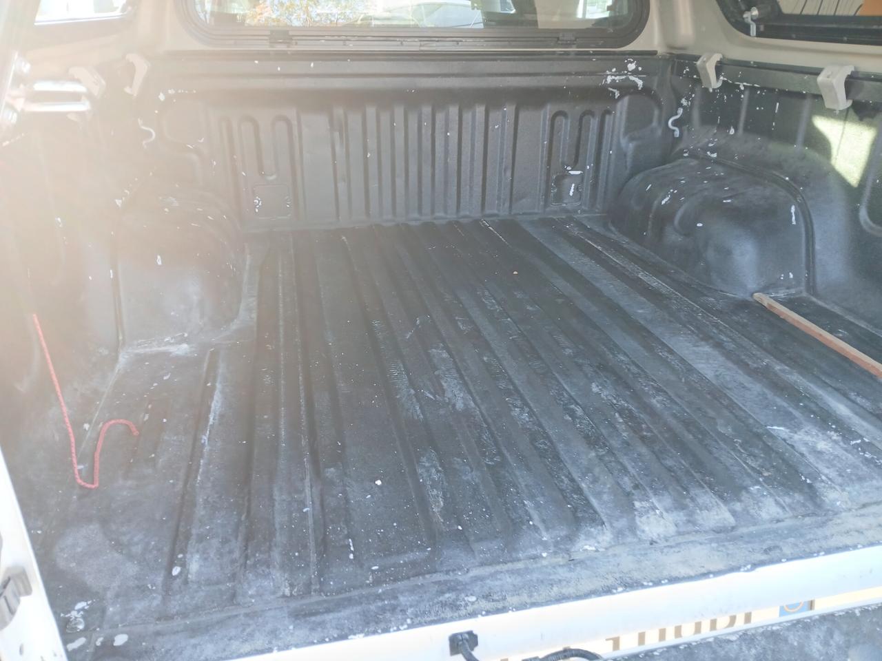 TOYOTA HILUX 2.4 D 4WD DOUBLE CAB 2017