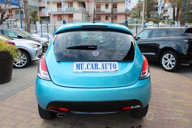 Lancia Ypsilon 1.0 69cv firefly hybrid gold