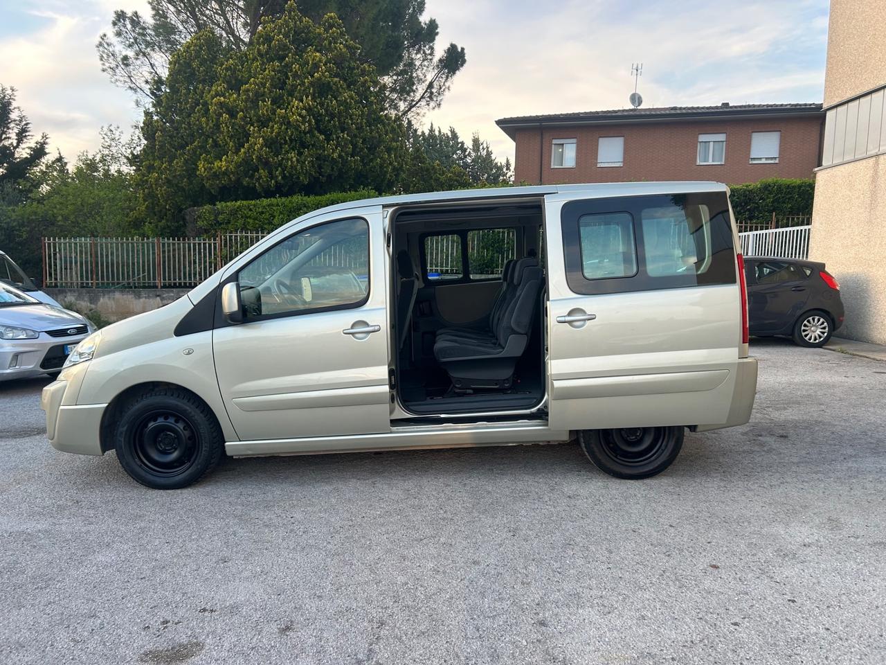 Citroen Jumpy 2.0 HDi/120 9 Posti Gancio Traino