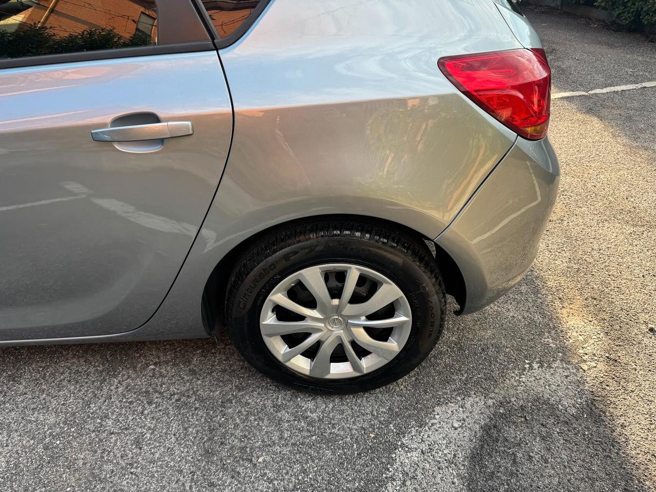 Opel Astra 1.4 100CV 5 porte