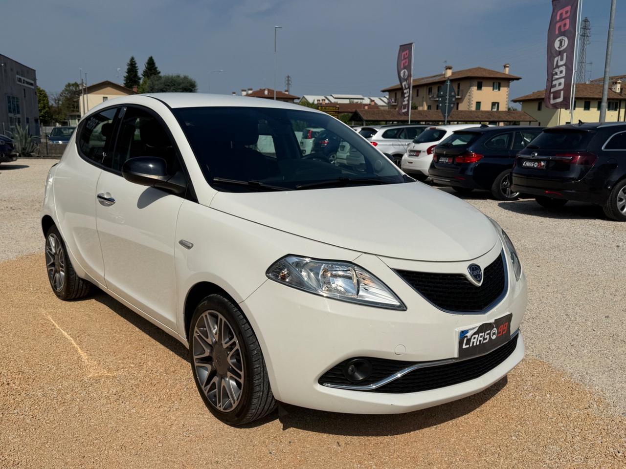 Lancia Ypsilon 1.2 69 CV 5 porte Platinum