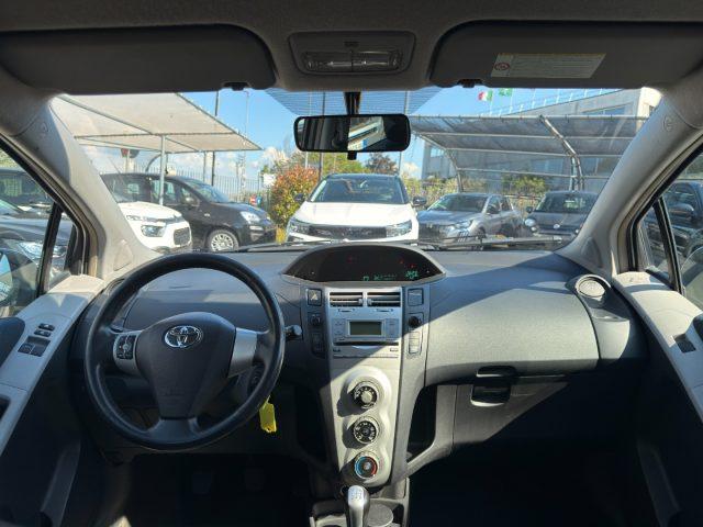 TOYOTA Yaris 1.0 5 porte