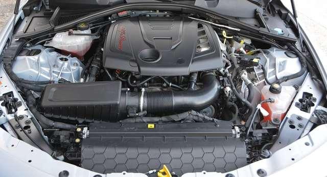 Alfa Romeo Giulia 2.0 t Sprint Q4 TURBO 280cv AT8 BENZINA