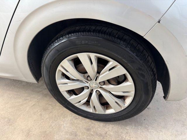 PEUGEOT 208 1.4 8V HDi 68CV Allure UNICO PROPRIETARIO