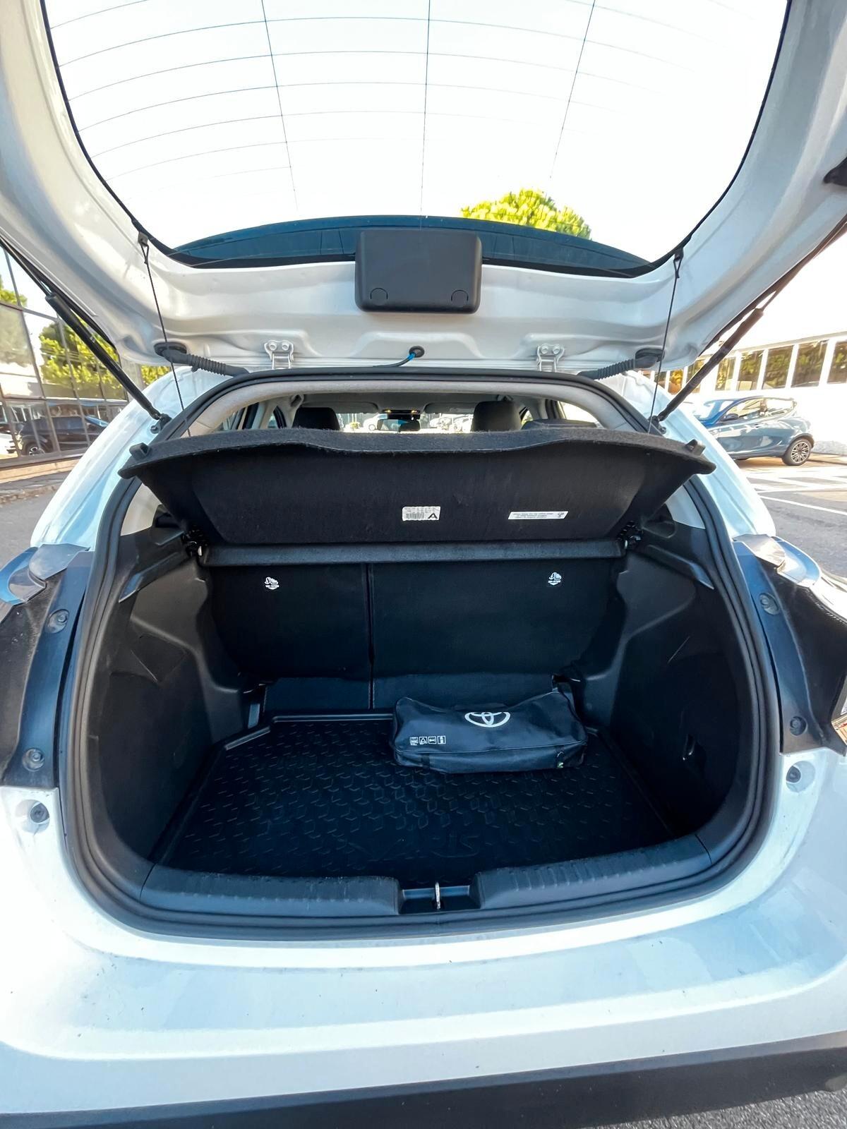 Toyota Yaris 1.0 5 porte Active OK NEOPATENTATI
