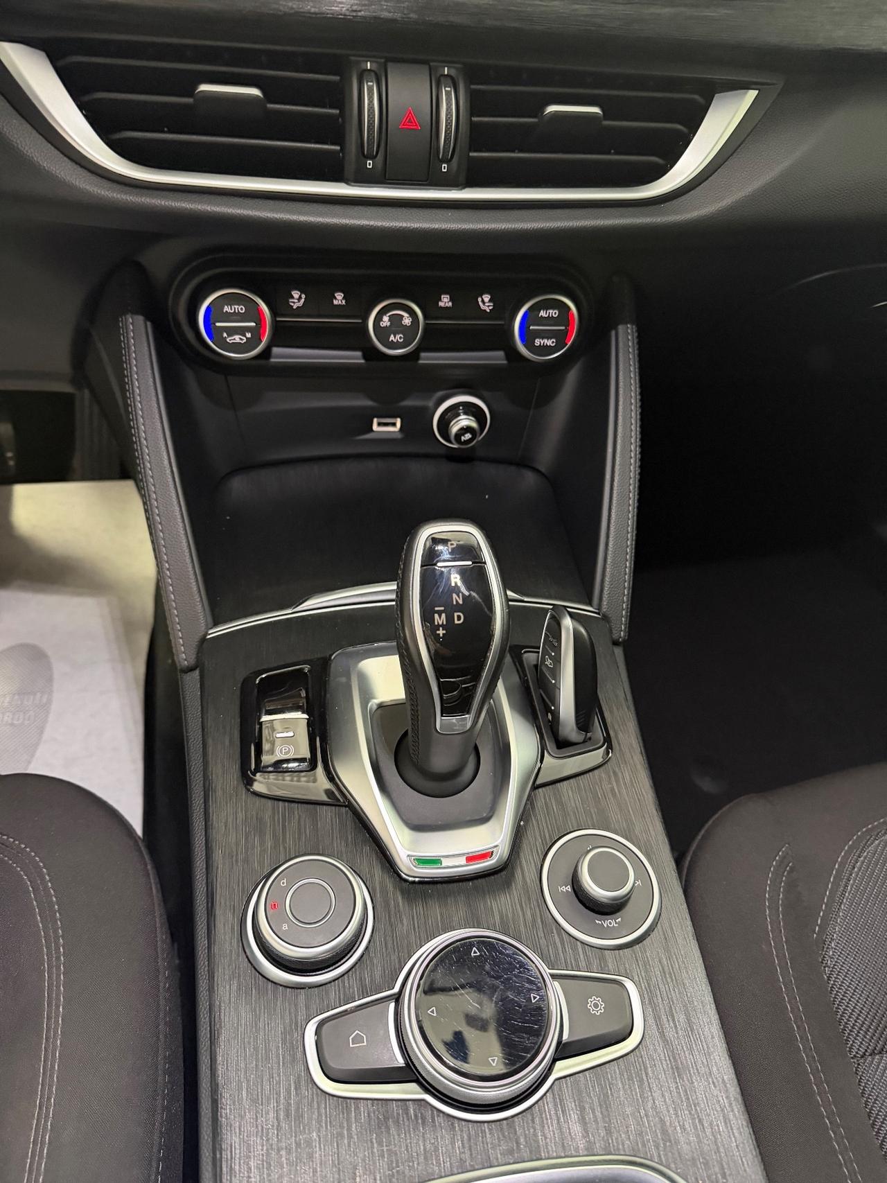 Alfa Romeo Stelvio 2.2 Turbodiesel 160 CV AT8 RWD 2021