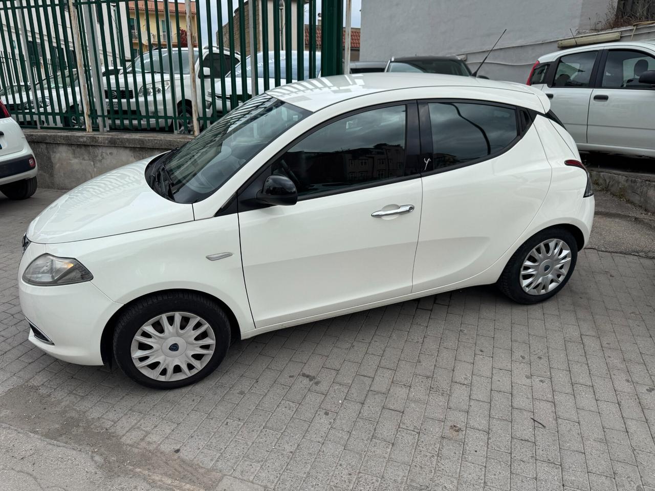 Lancia Ypsilon 1.2 69 CV TAGLIANDATA E GARANTITA 12 MESI