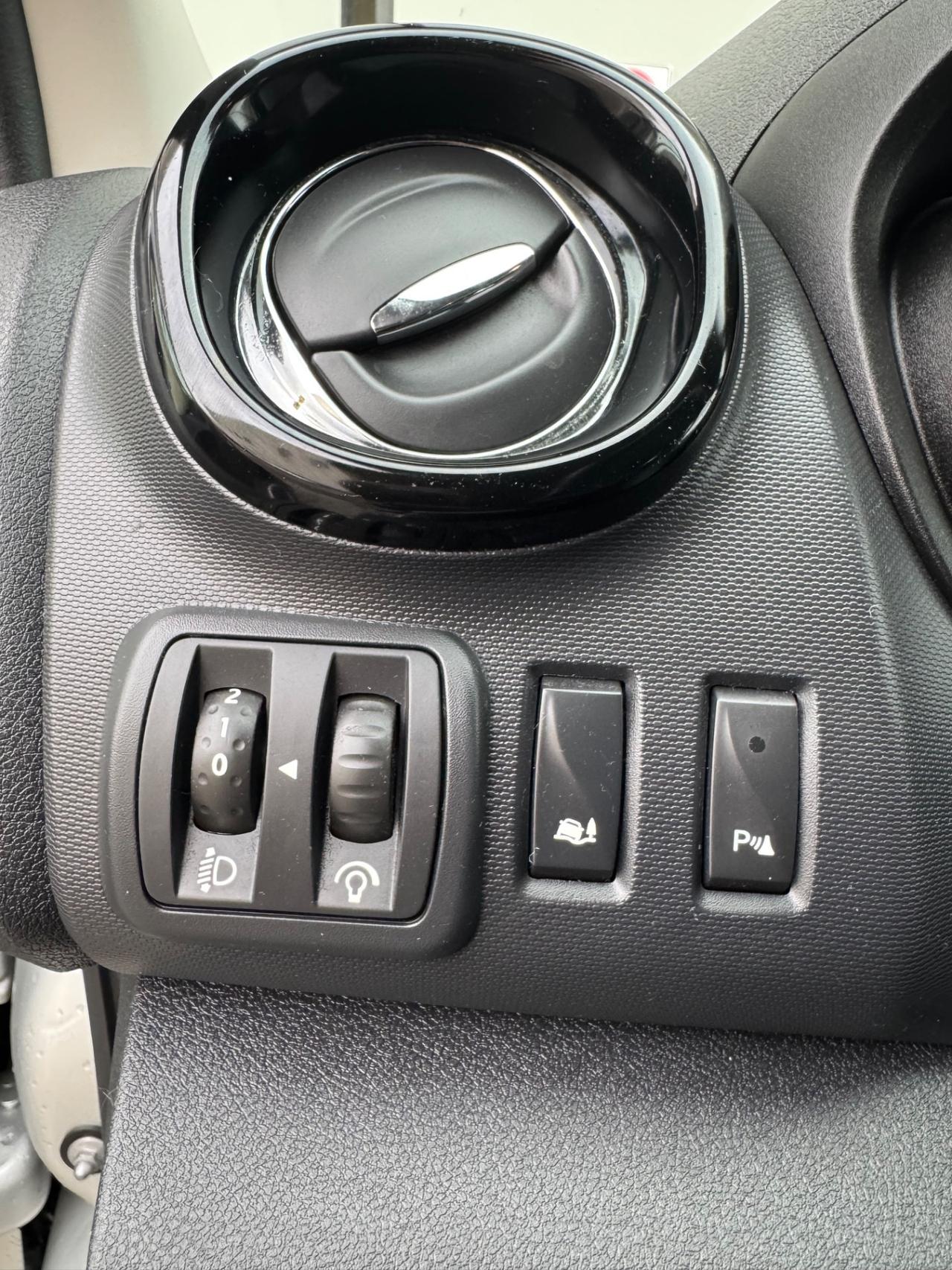 Opel Vivaro 9 posti