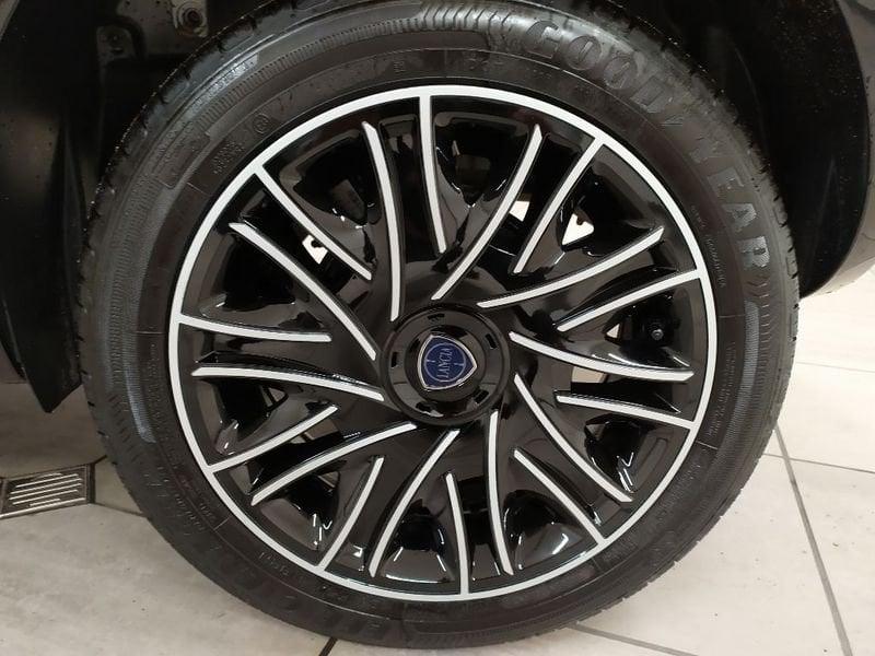 Lancia Ypsilon 1.0 firefly hybrid Gold s&s 70cv 5p.ti