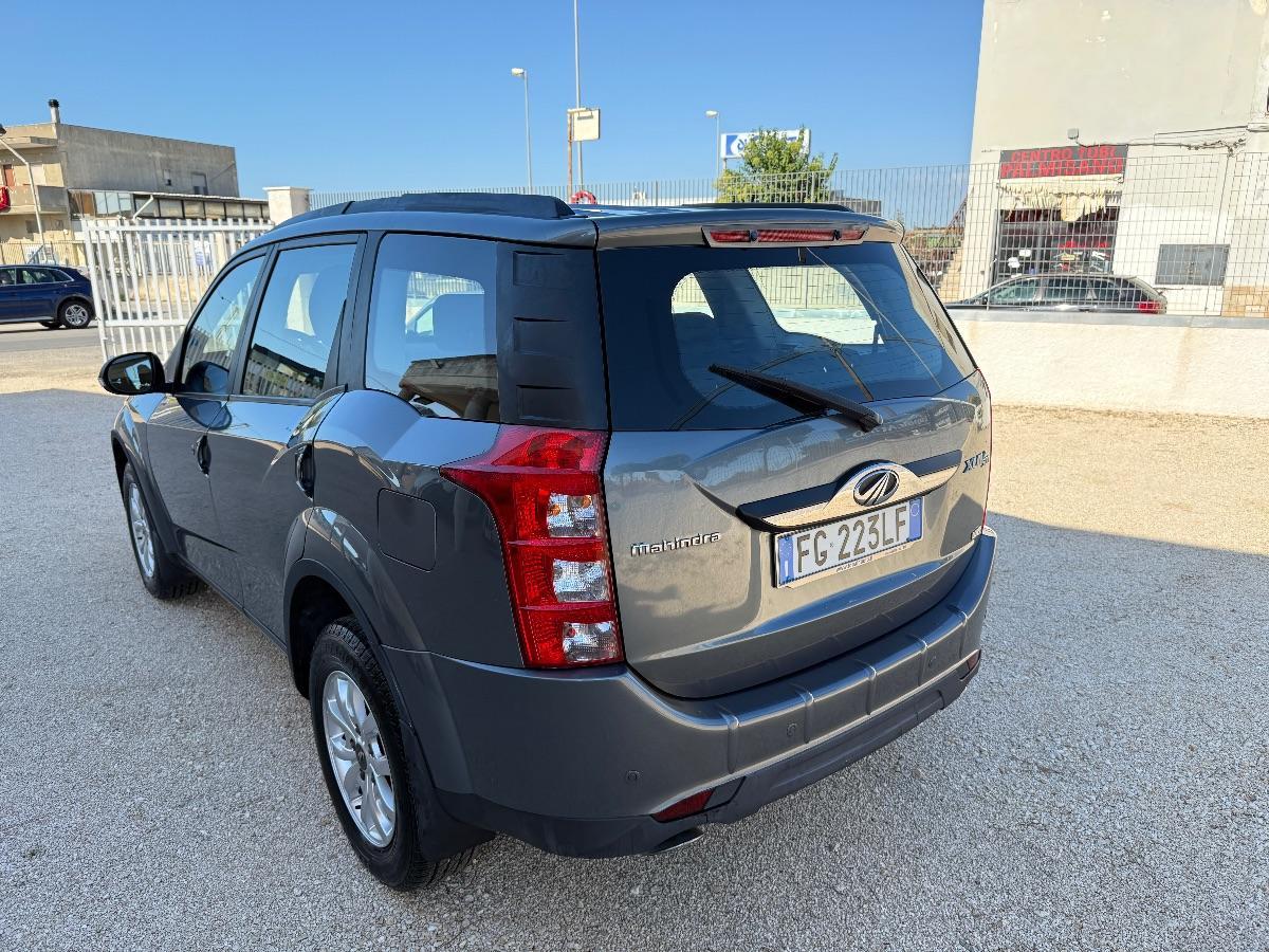 MAHINDRA - XUV500 - 2.2 16V FWD W8