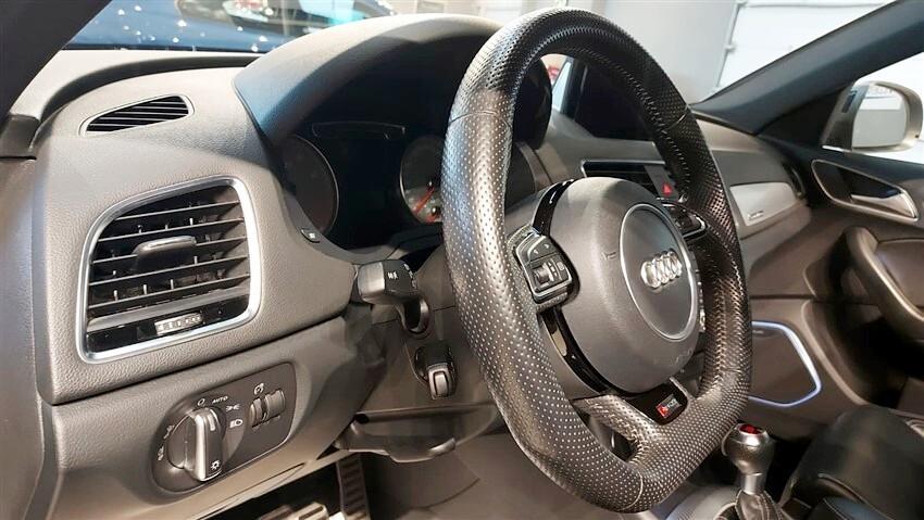 Audi Q3 RS 2.5 TFSI quattro S tronic performance