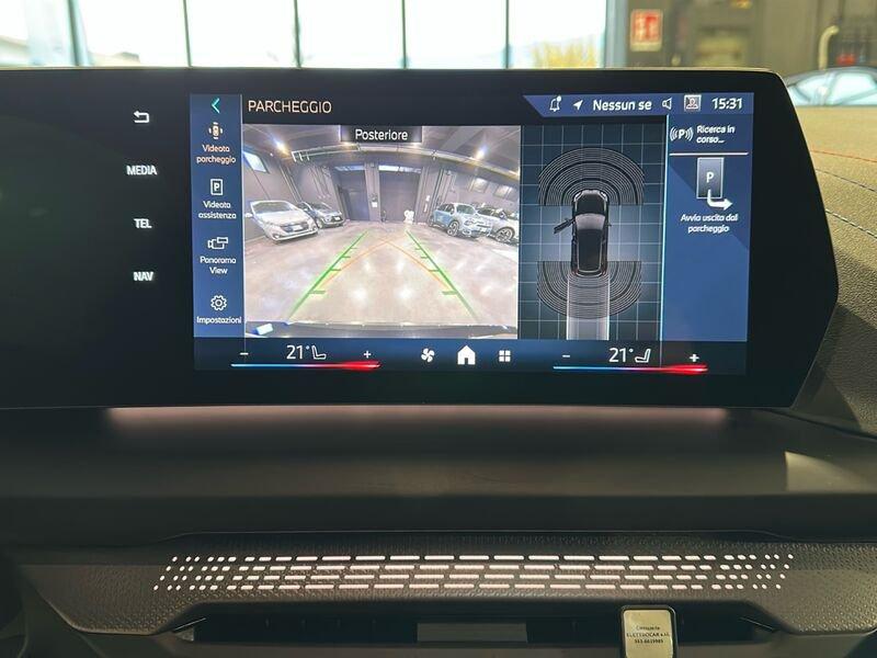 BMW Serie 1 120i 48V MSport mild hybrid automatica