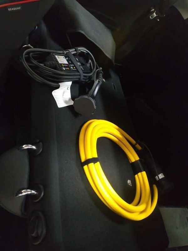 FIAT 500e 42 kWh (Red)