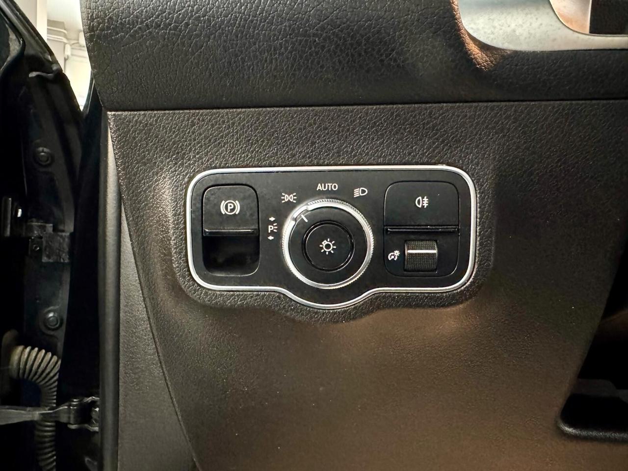 Mercedes GLB 200 d 4Matic Premium 7 POSTI 2020