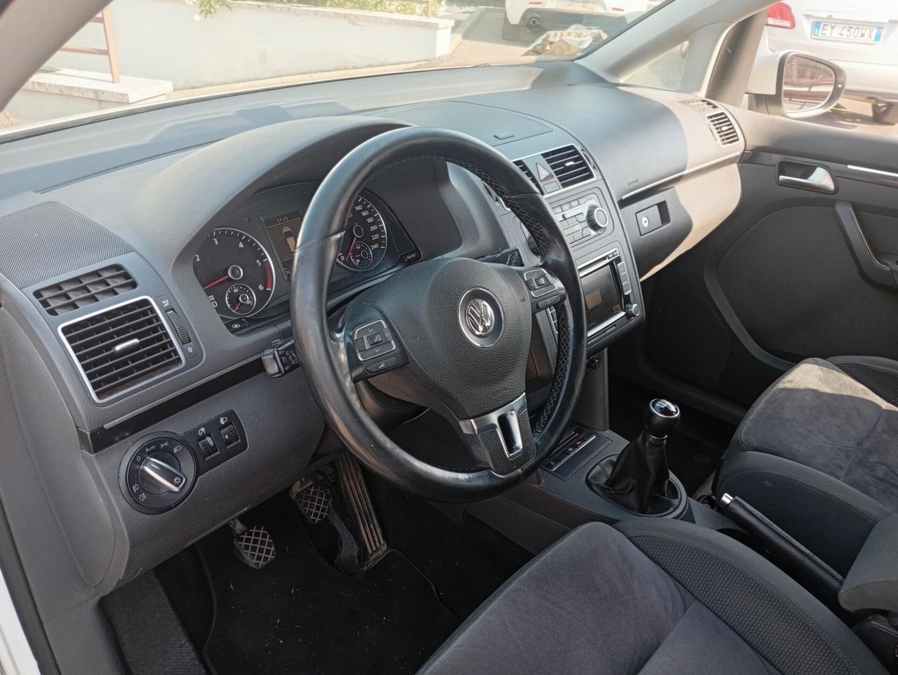 Volkswagen Touran 2.0 TDI 140 CV 7 POSTI