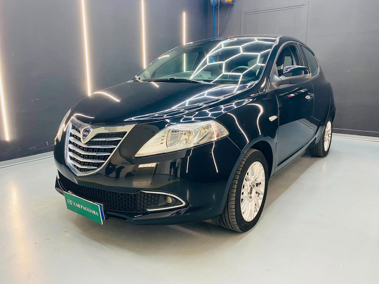 Lancia Ypsilon 1.2 69 CV 5 porte Platinum