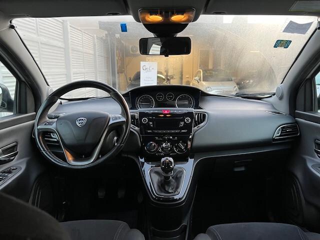 Lancia Ypsilon 1.2 69 CV 5 porte S&S Platinum