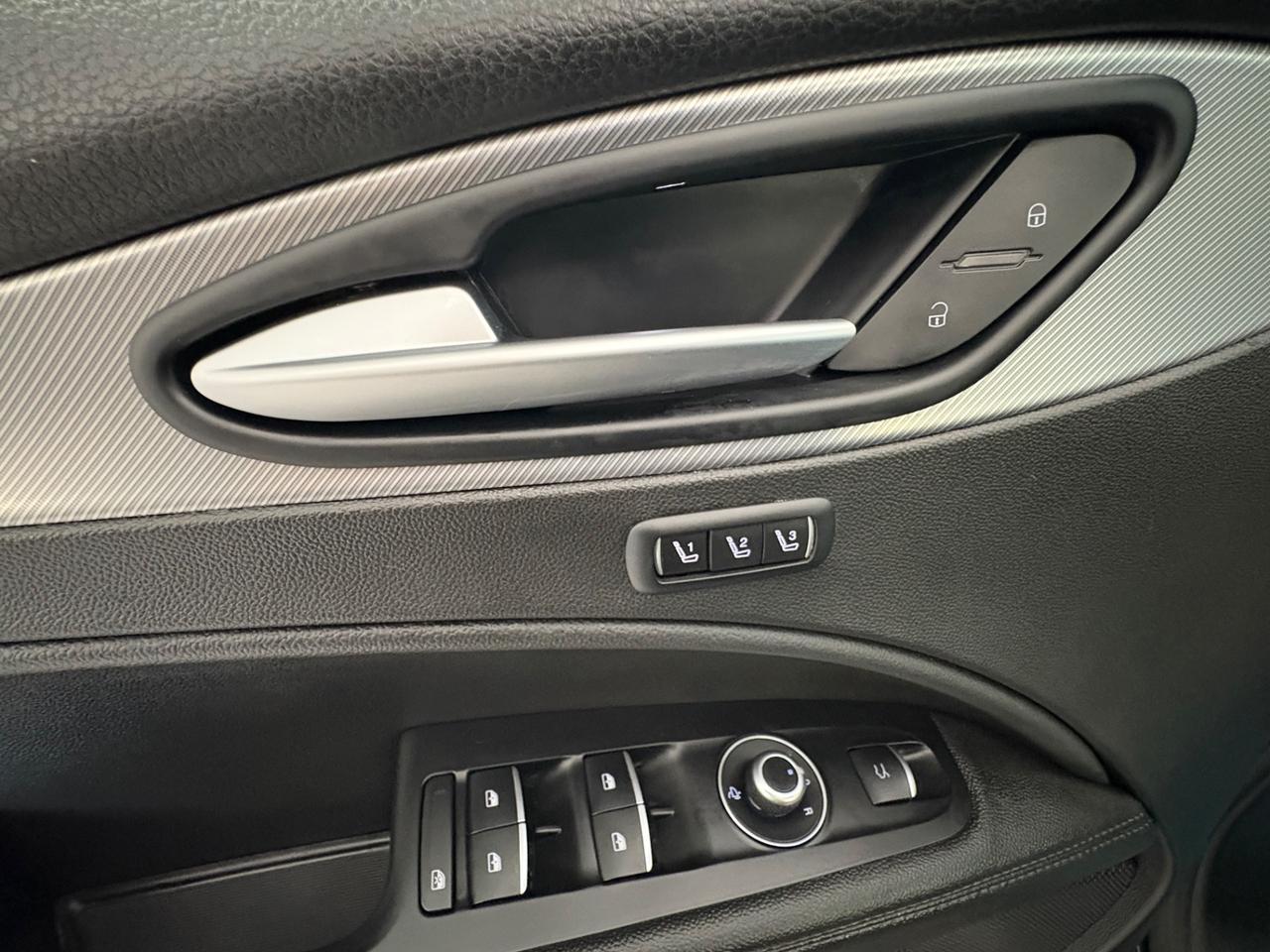 Stelvio Veloce 2.0 280CV 2020 km91000 Total black