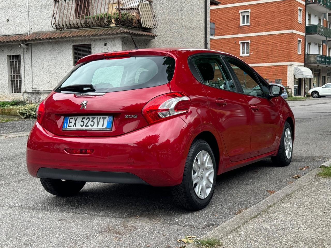 Peugeot 208 5 porte - NEOPATENTATI - GOMME NUOVE 4 STAGIONI