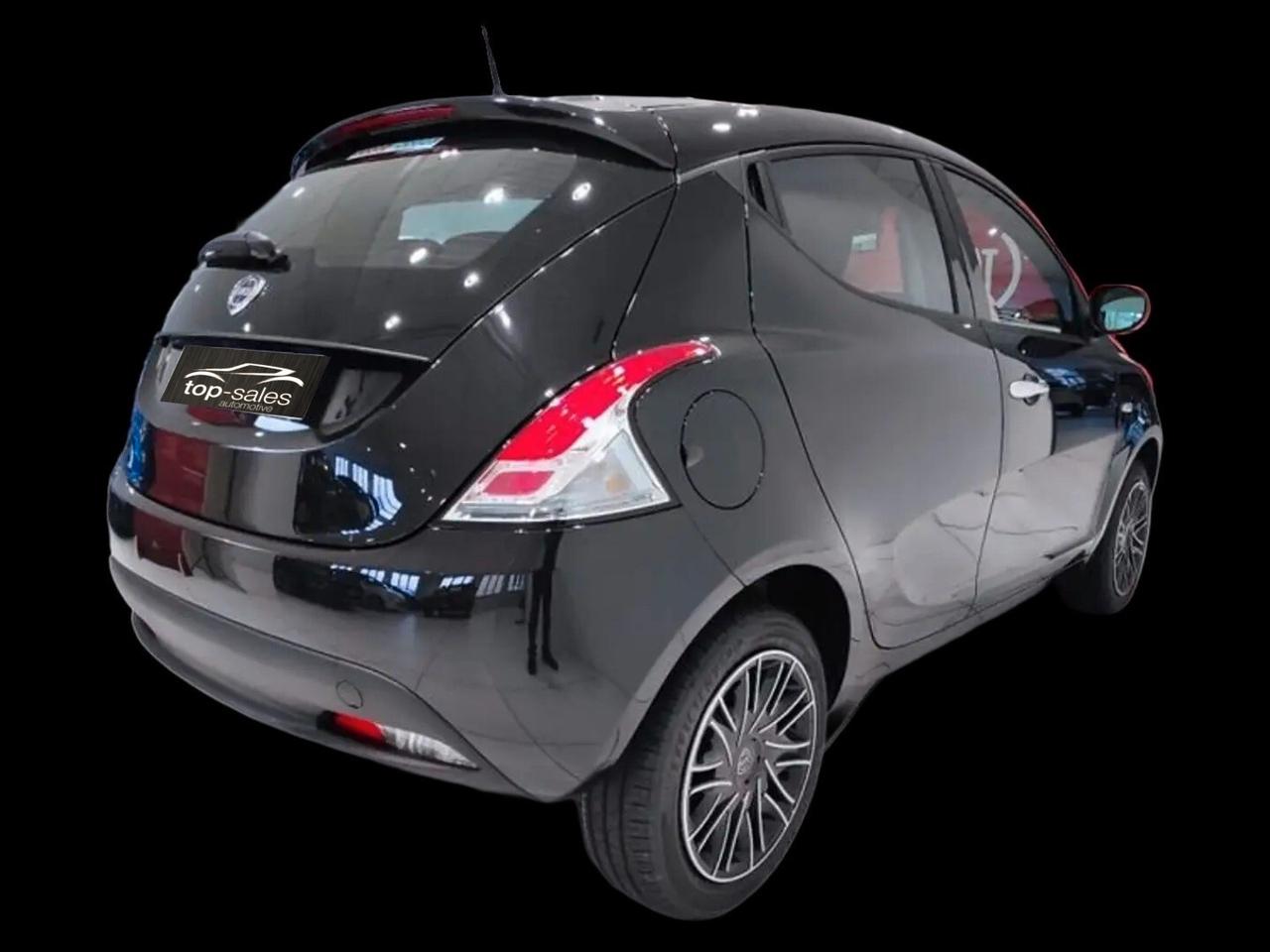 Lancia Ypsilon 1.0 FireFly 5 porte S&S Hybrid Ecochic Silver OK Neopatentati NUOVA