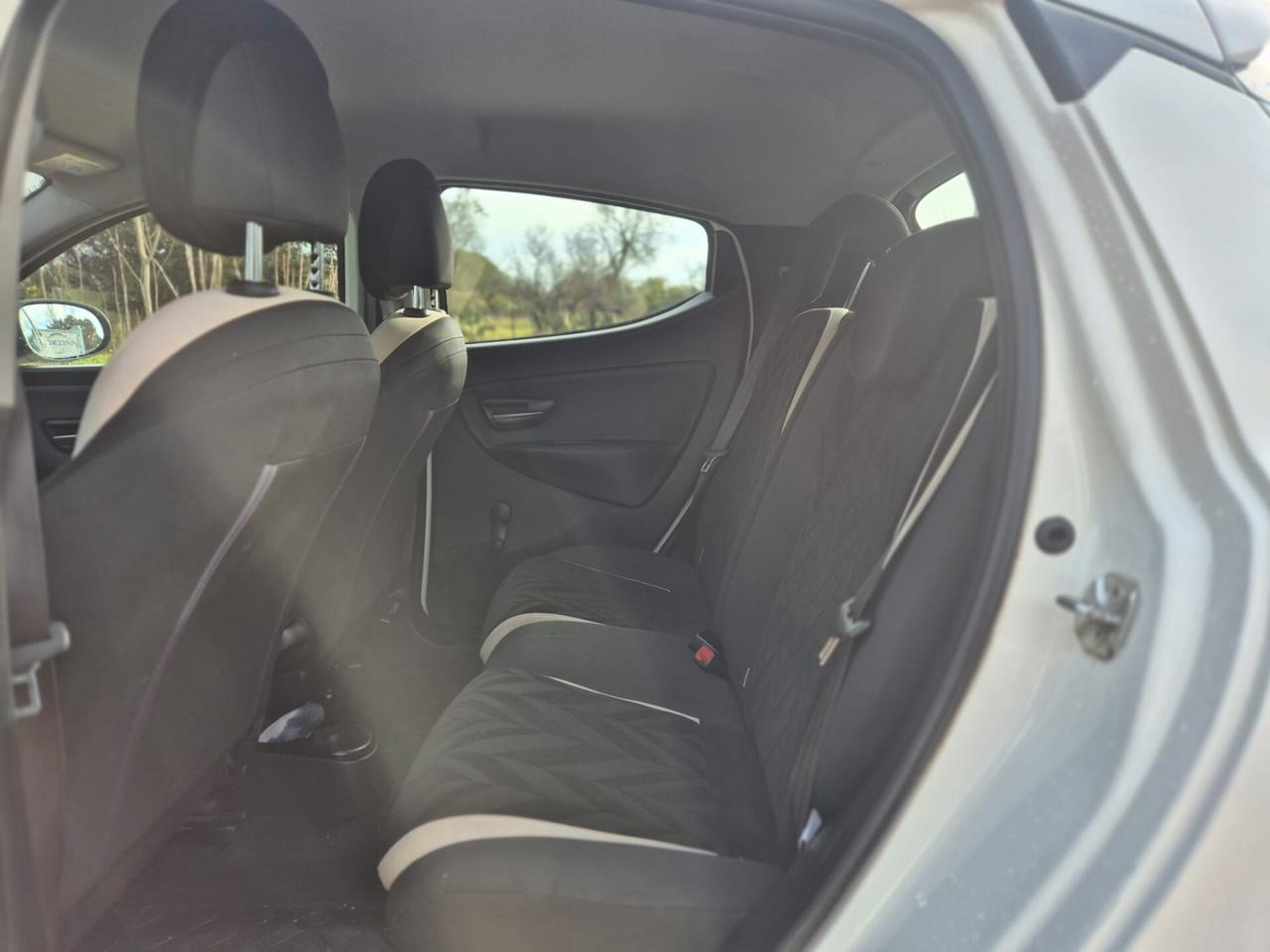 Lancia Ypsilon 0.9 TwinAir 85 CV 5 porte Metano GARANZIA