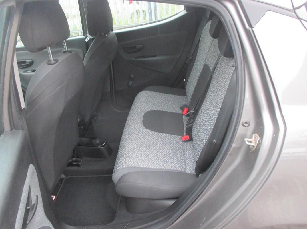 Lancia Ypsilon 1.0 FireFly Hybrid Ecochic Per Neopatentati