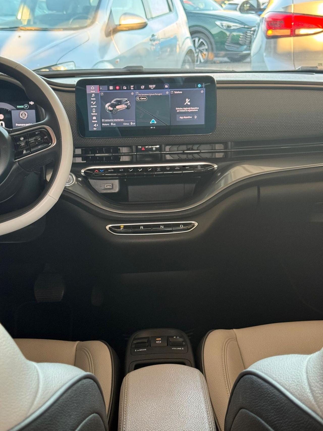 Fiat 500 500e Berlina 42 kWh La Prima