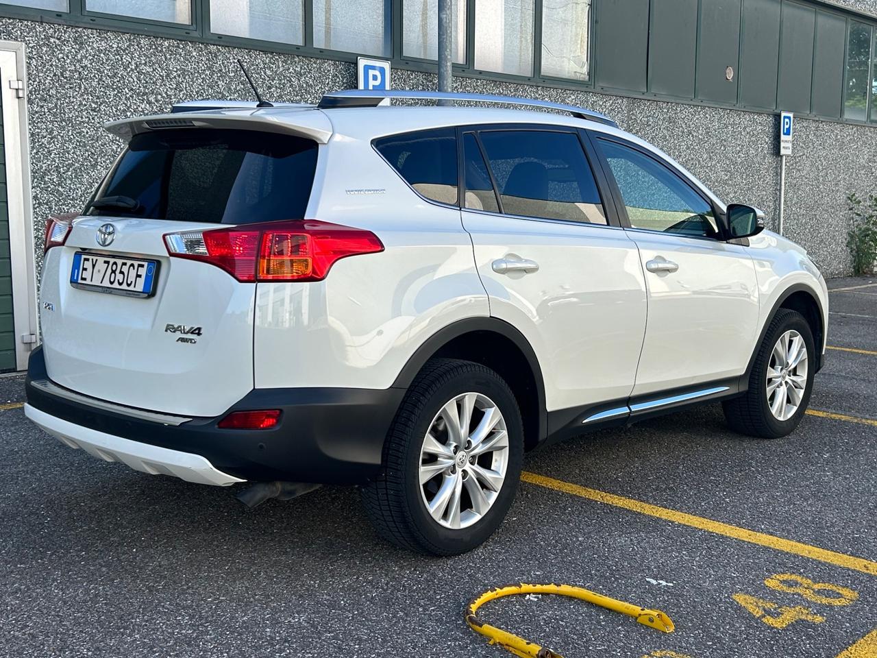 Toyota RAV 4 RAV4 2.2 D-CAT 150 CV 4WD Automatico Navi Pelle Xenon