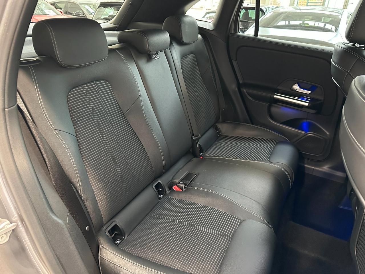 Mercedes GLA 200 d Sport Plus auto-LED-18"-Camera-Carplay-IVA