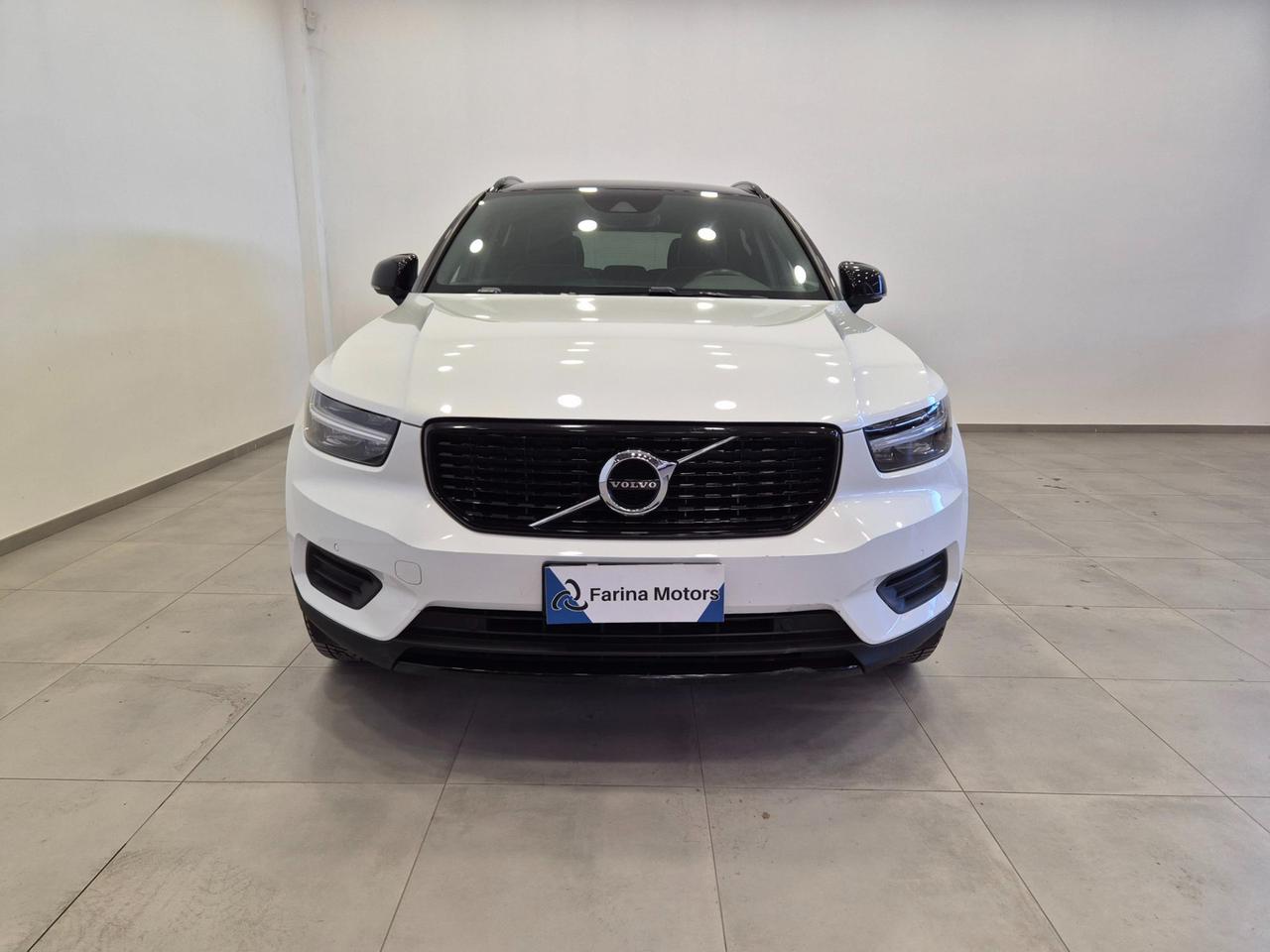 Volvo XC40 2.0 d3 R-design geartronic - UNIPROPRIETARIO - ACC/Lim - Cam