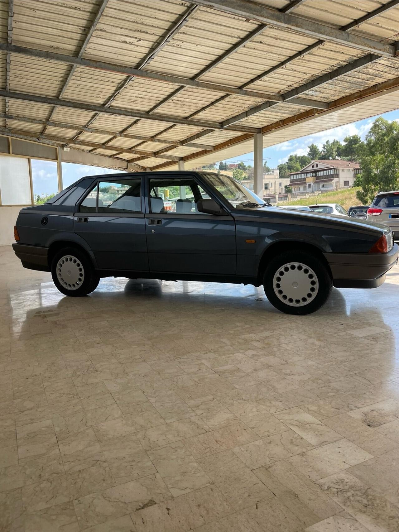 Alfa Romeo 75 1.8