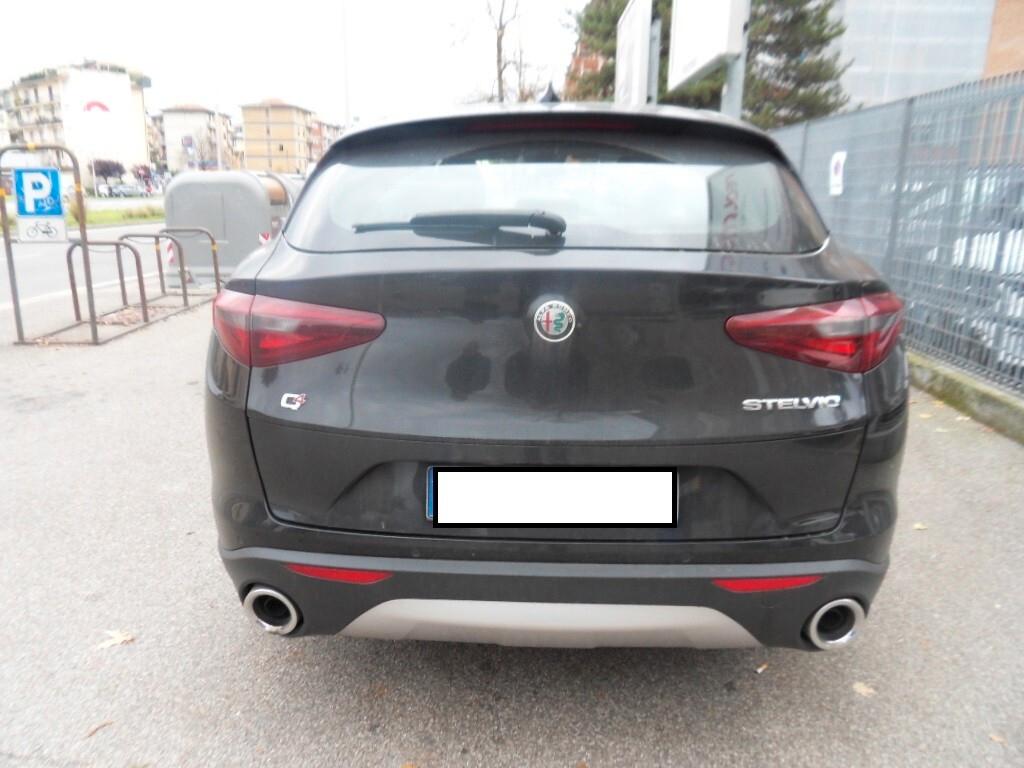 Alfa Romeo Stelvio 2.2 Turbodiesel 210 CV AT8 Q4 Executive