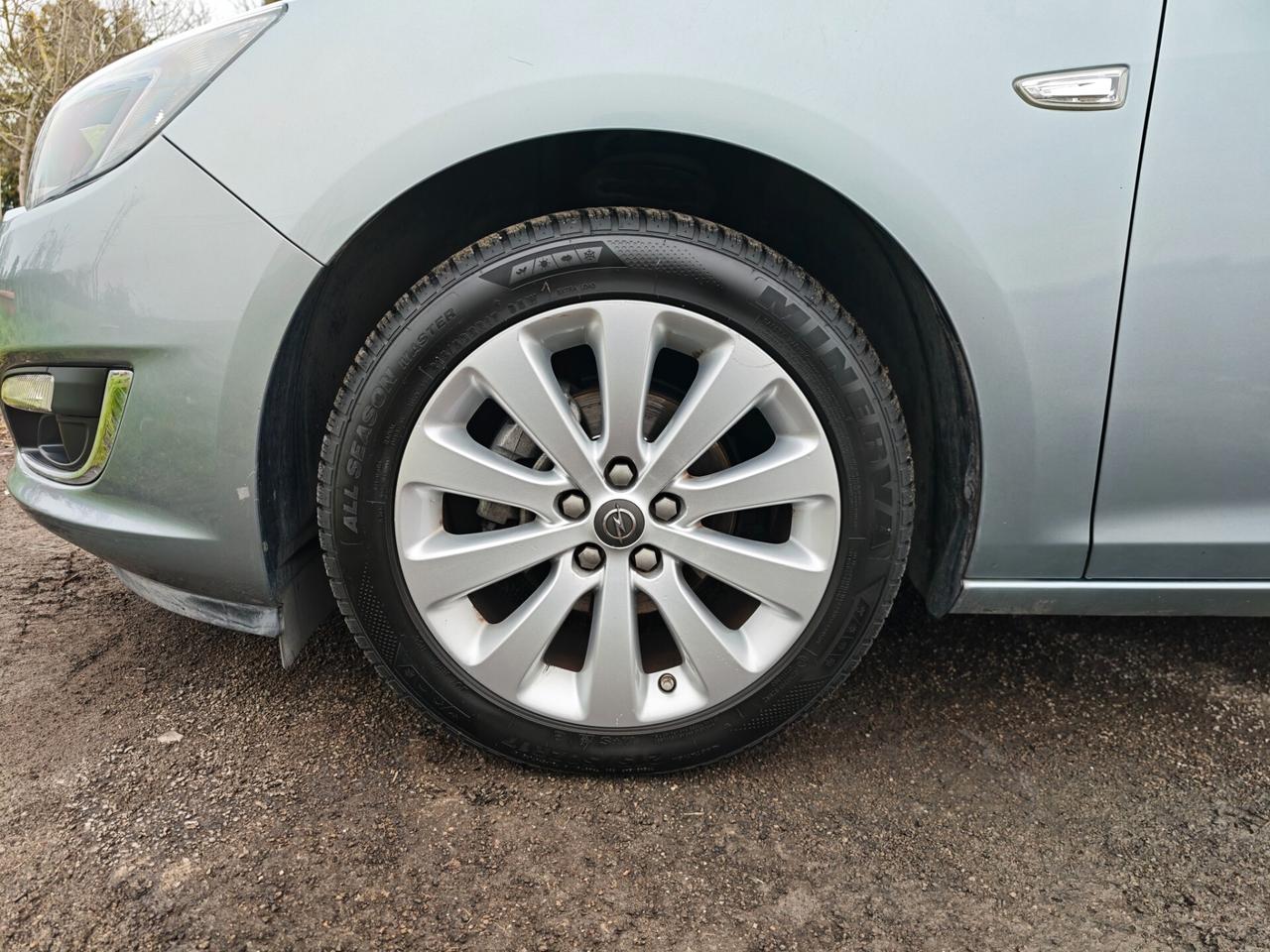 Opel Astra 1.4 Turbo 140CV Sports Tourer GPL Tech Cosmo