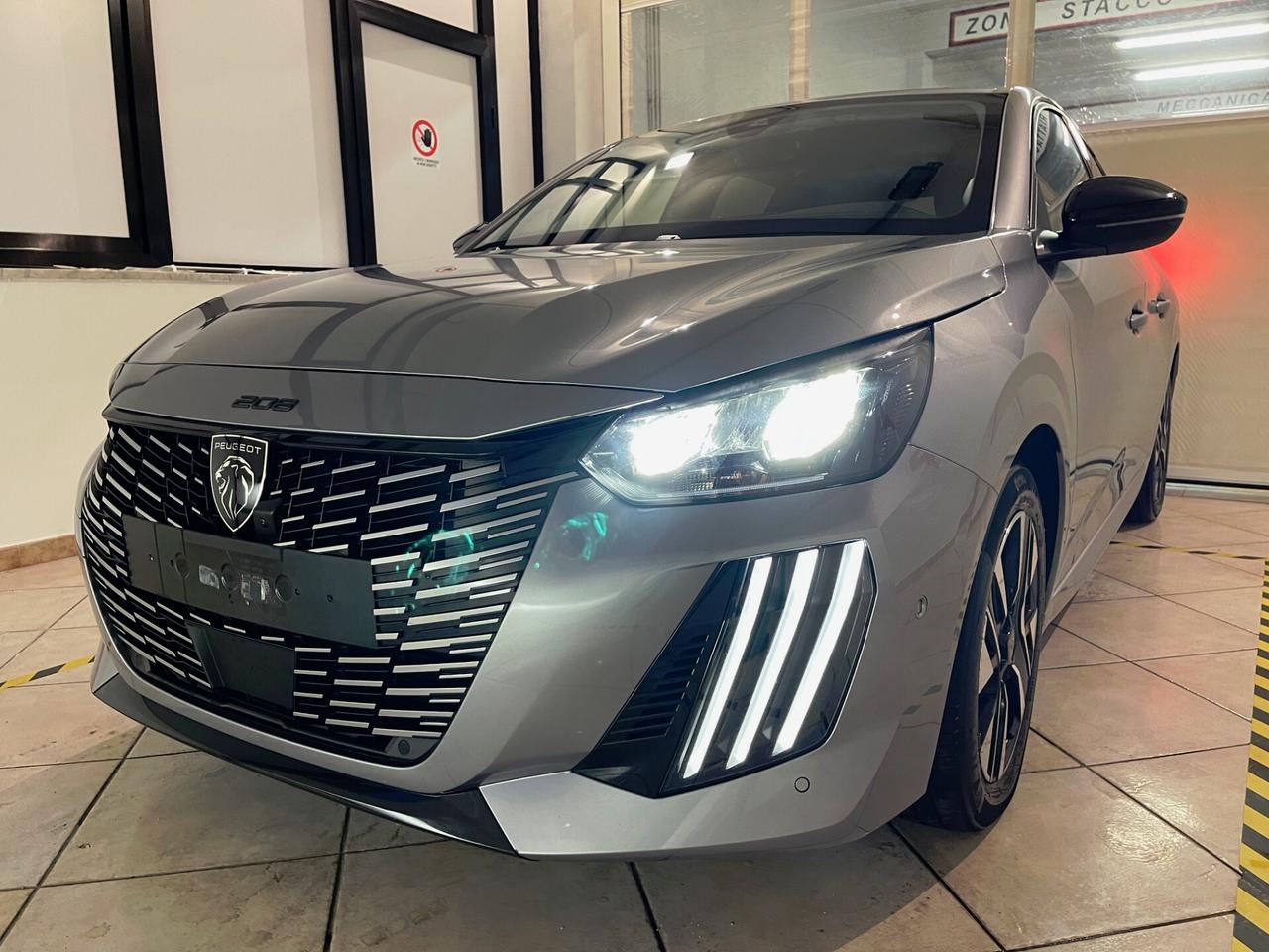 Peugeot 208 1.2 100cv 5 porte Allure NO VINCOLO DI FINANZIAMENTO