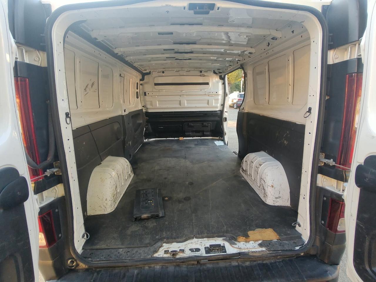 Opel Vivaro 29 L2H1 1.6 BIT. 14O CV EDITION, OK NEOPATENTATI, PREZZO + IVA