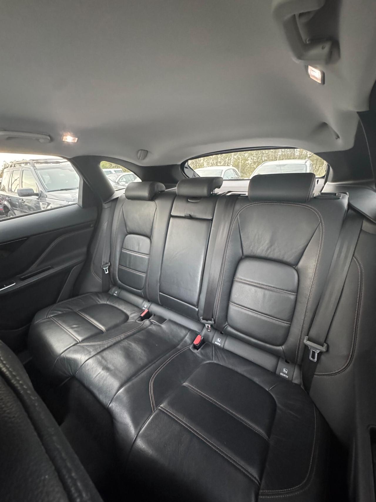 Jaguar F-Pace 2.0 D 180 CV Prestige