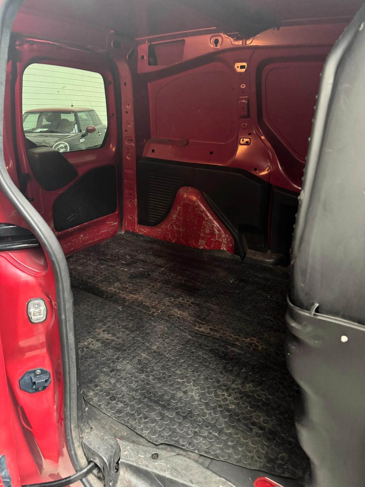 PEUGEOT PARTNER 3 POSTI