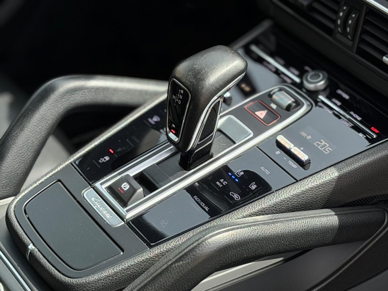 Porsche Cayenne COUPE 3.0 V6 462 CV E-HYBRID
