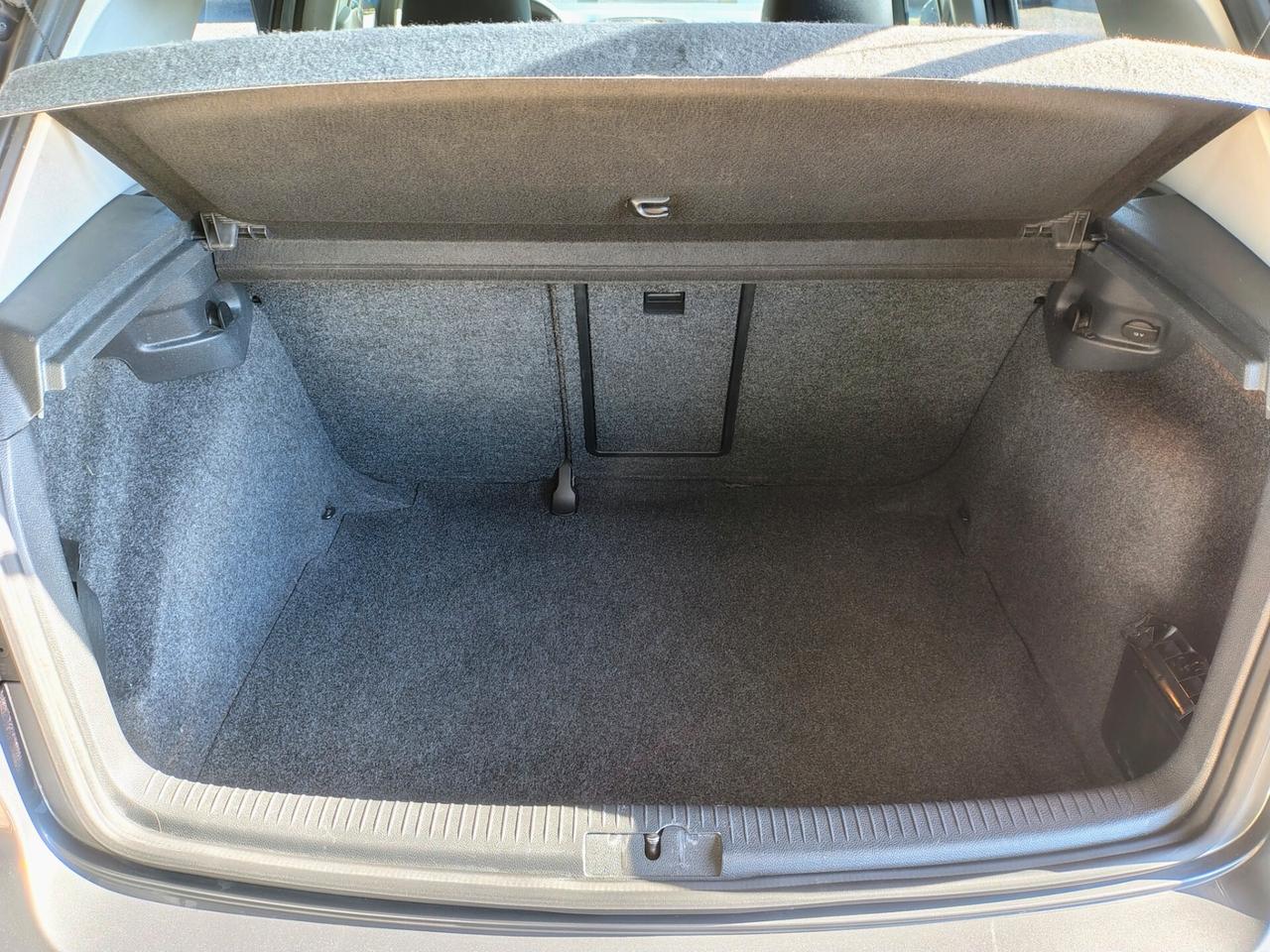Volkswagen Golf 1.2 TSI 5p. Comf. BlueM. Tech. RLINE