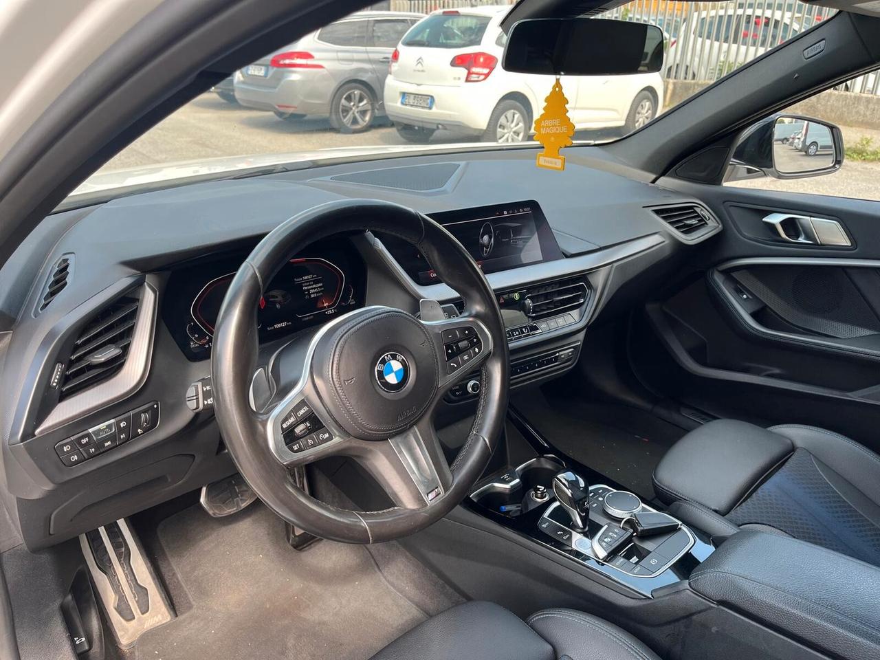 Bmw 118 118d 5p. Msport