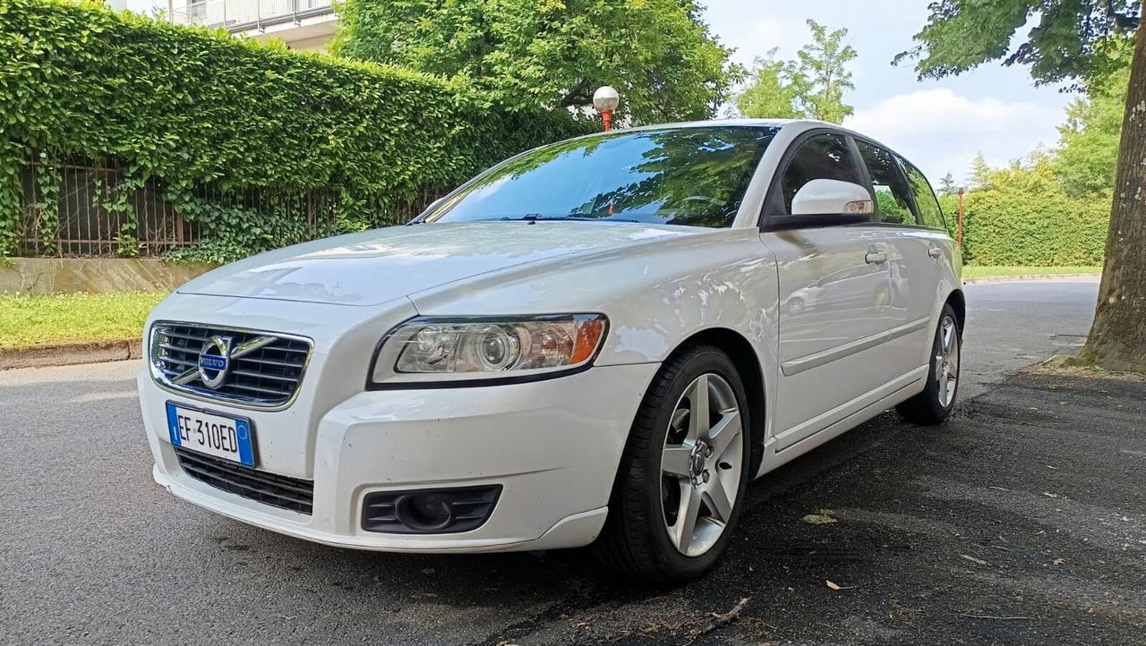 Volvo V50 D4 Geartronic R-design
